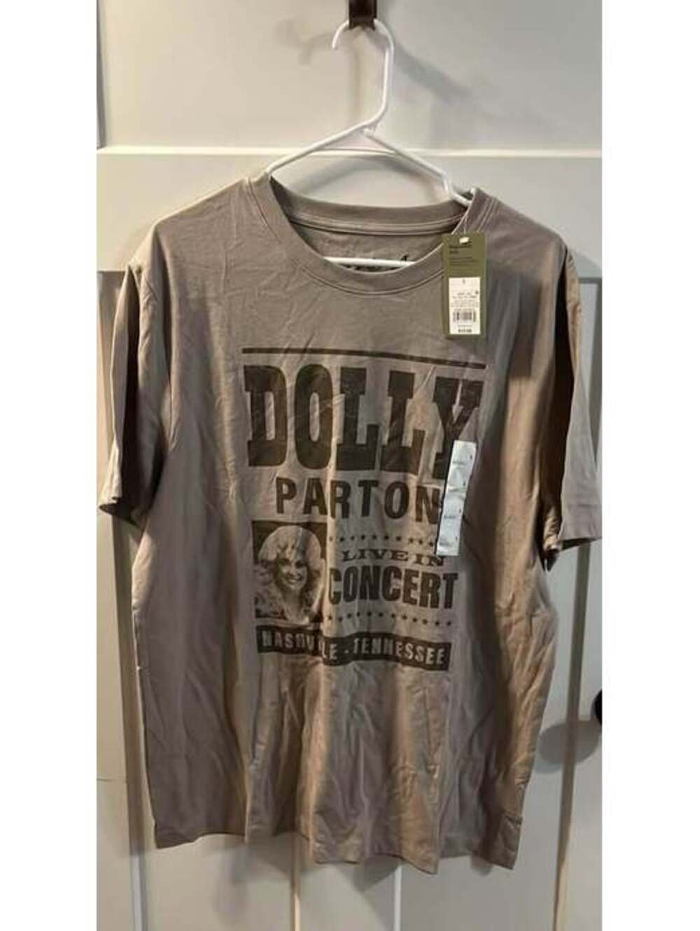 Dolly Parton men’s short sleeve tshirt size L